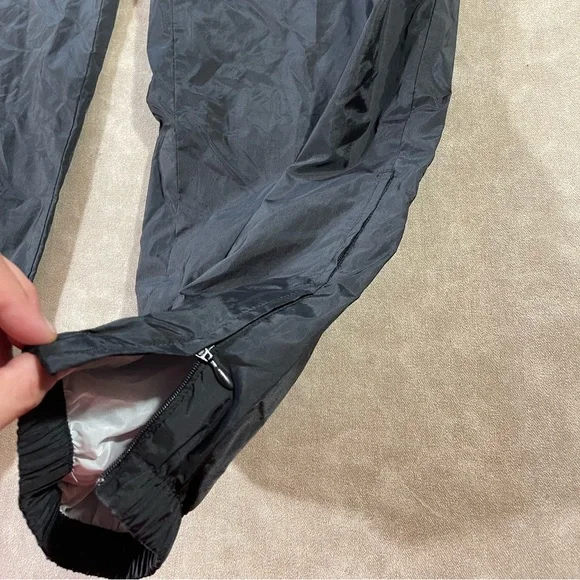 Adidas Black Sweatpants Gold Logo Size XL - Picture 2 of 9